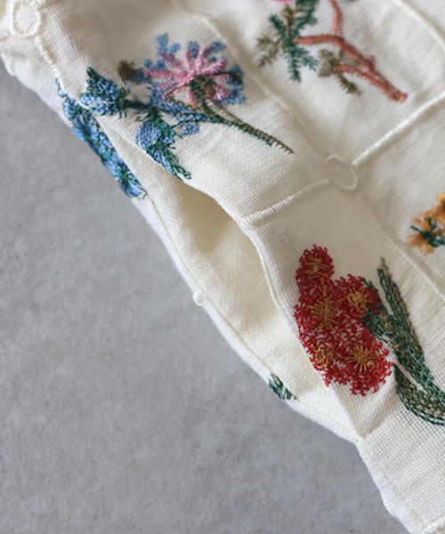 antiqua(アンティカ)の「花柄 刺繍 テーラードジャケット(テーラードジャケット・レディース・ブラック/ホワイト・ONESIZE)」の22枚目の写真