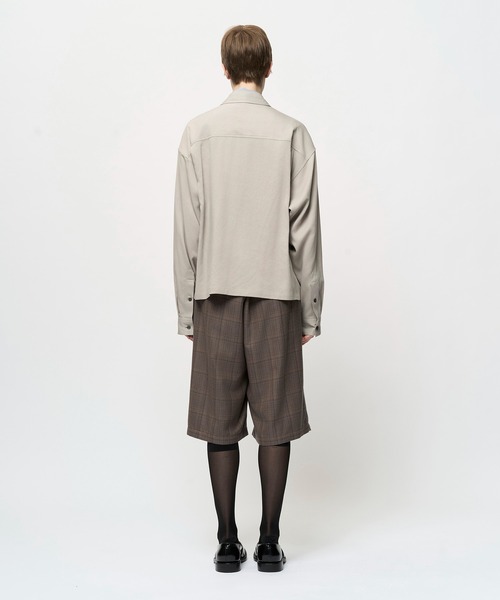 Juha(ユハ)の「TEXTURED CROPPED SHIRT(シャツ/ブラウス・メンズ・ブラック/ライトグレー・3/4)」の11枚目の写真