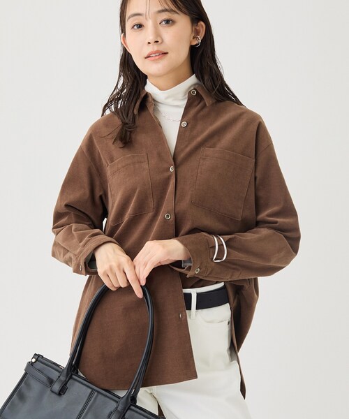 INDIVI(インディヴィ)の「【大人コーデュロイ/SETUP可】オーバーサイズシャツ(シャツ/ブラウス・レディース・ブラウン系その他/ブルー/ライトグレー・38/34/15 /13/05/19)」の2枚目の写真