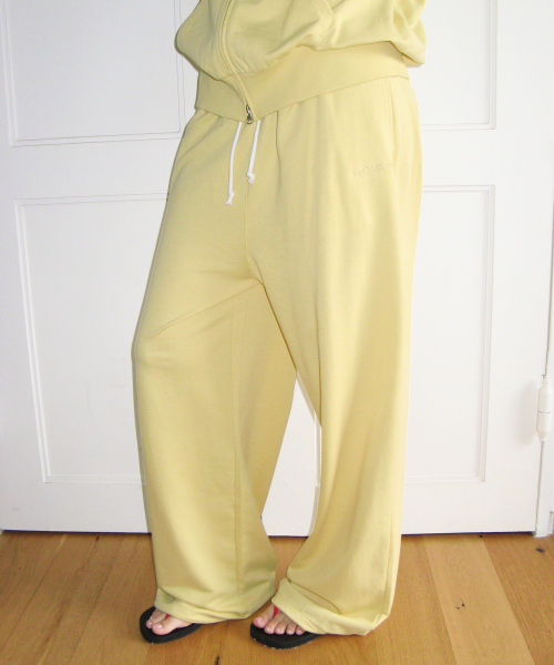 AMESWORLDWIDE（アメスワールドワイド）の「CLASSIC EASY SWEATPANTS YELLOW（スウェットパンツ・レディース・その他・SMALL/MEDIUM/FREE）」の13枚目の写真