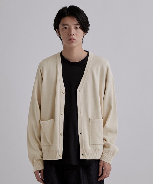 tk.TAKEO KIKUCHI(ティーケータケオキクチ)の「CARE FREE KNITカーディガン(カーディガン/ボレロ・メンズ・ブラック/オフホワイト/ブラウン系その他・02/03/04)」の1枚目の写真