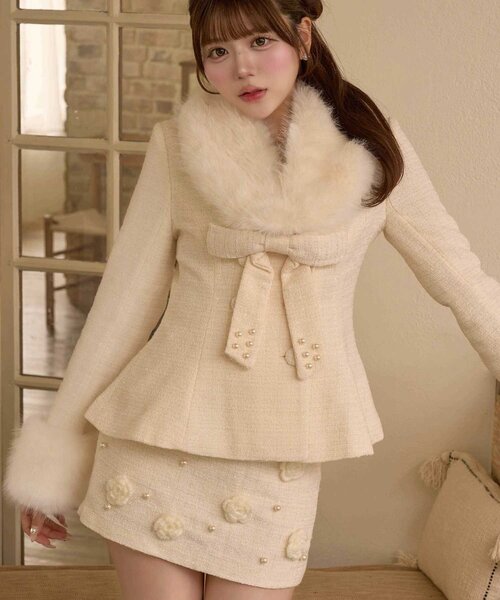 Belle Charme(ベルシャルム)の「【Belle Charme】Fur Tweed Peplum Jacket(テーラードジャケット・レディース・アイボリー/グレー・FREE)」の5枚目の写真
