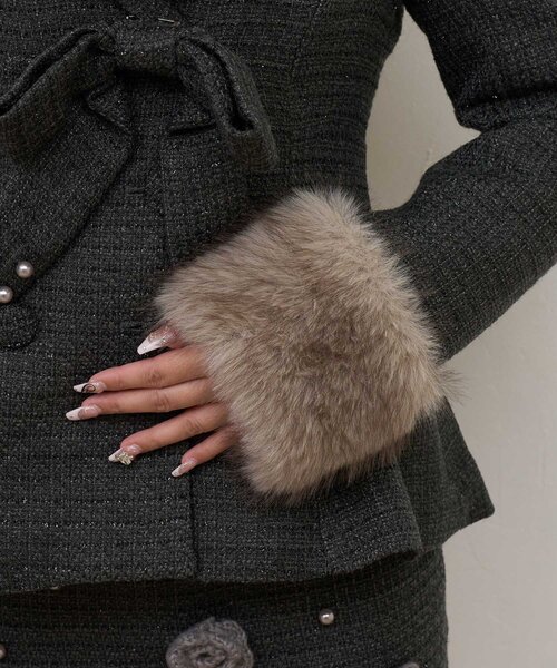 Belle Charme(ベルシャルム)の「【Belle Charme】Fur Tweed Peplum Jacket(テーラードジャケット・レディース・アイボリー/グレー・FREE)」の12枚目の写真