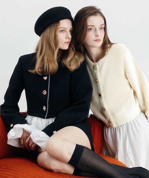 EIMY ISTOIRE(エイミーイストワール)の「BIJOU KNIT CARDIGAN(ノーカラージャケット・レディース・オフホワイト/ブラウン/ブラック/チャコールグレー・FREE)」の9枚目の写真