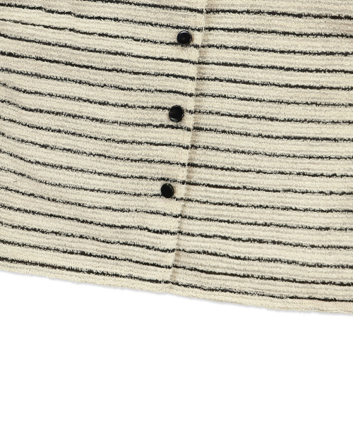Yuje(ユジェ)の「FUR STRIPE CARDIGAN (2color)(カーディガン/ボレロ・レディース・ブラウン/ベージュ・FREE)」の3枚目の写真