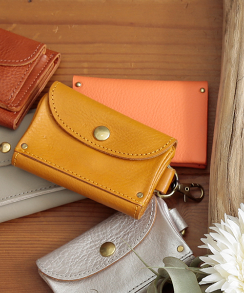 perche（ペルケ）の「ペルケ perche / イタリア製牛革スマートキーケース（キーケース/キーアクセサリー・レディース・ブラック/チョコ/カーキ/ブルー/マスタード/ブラウン/レッド/シルバー/グレー/サックスブルー/ピンク/オレンジ/ゴールド・FREE）」の8枚目の写真