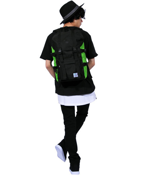 8(eight)(エイト)の「ナイロン リュックサック 大容量(バックパック/リュック・メンズ・グリーン/ブラック×ブルー/ブラック×イエロー/ブラック×ピンク/ヘザーグレー/グレー×ピンク/ブラック×グリーン/ブラック×レッド/ピンク/ブルー/パープル・FREE)」の14枚目の写真