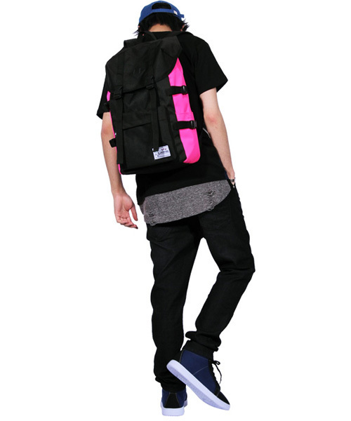 8(eight)(エイト)の「ナイロン リュックサック 大容量(バックパック/リュック・メンズ・グリーン/ブラック×ブルー/ブラック×イエロー/ブラック×ピンク/ヘザーグレー/グレー×ピンク/ブラック×グリーン/ブラック×レッド/ピンク/ブルー/パープル・FREE)」の16枚目の写真