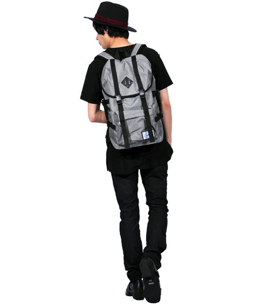 8(eight)(エイト)の「ナイロン リュックサック 大容量(バックパック/リュック・メンズ・グリーン/ブラック×ブルー/ブラック×イエロー/ブラック×ピンク/ヘザーグレー/グレー×ピンク/ブラック×グリーン/ブラック×レッド/ピンク/ブルー/パープル・FREE)」の17枚目の写真