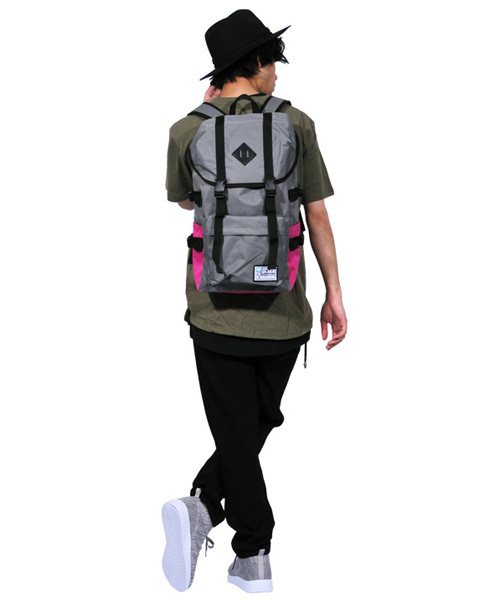 8(eight)(エイト)の「ナイロン リュックサック 大容量(バックパック/リュック・メンズ・グリーン/ブラック×ブルー/ブラック×イエロー/ブラック×ピンク/ヘザーグレー/グレー×ピンク/ブラック×グリーン/ブラック×レッド/ピンク/ブルー/パープル・FREE)」の18枚目の写真