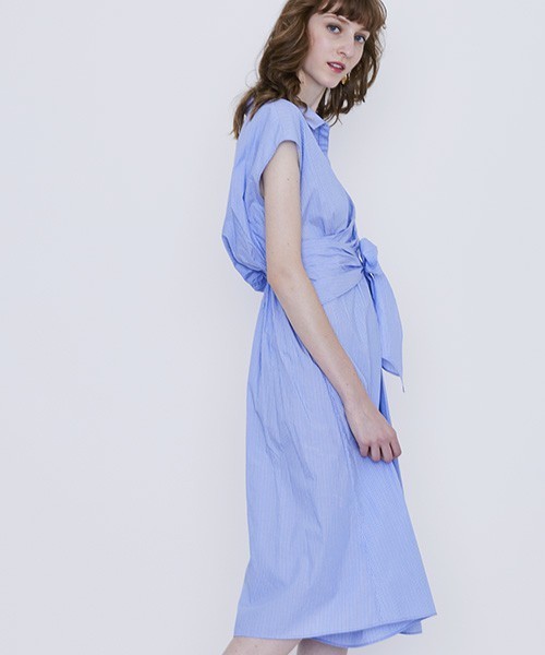 STUDIOUS（ステュディオス）の「STUDIOUS CITY クロスシャツフレンチスリーブワンピース（ワンピース・レディース・キャメル/ホワイト/サックスブルー・FREE）」の2枚目の写真