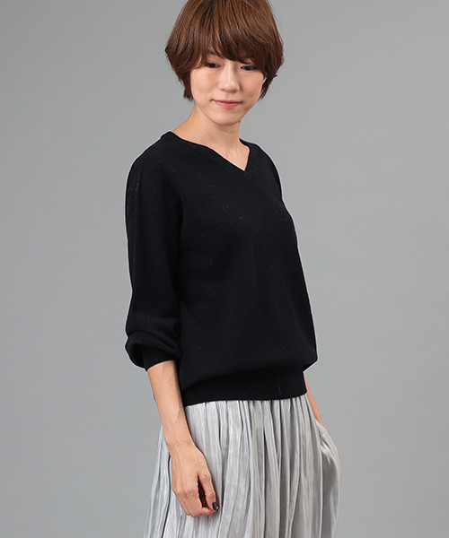 RIVE DROITE（リヴドロワ）の「W100ボリュームスリーブプルオーバー（ニット/セーター・レディース・ライトグリーン/ネイビー/ピンクベージュ・FREE）」の3枚目の写真