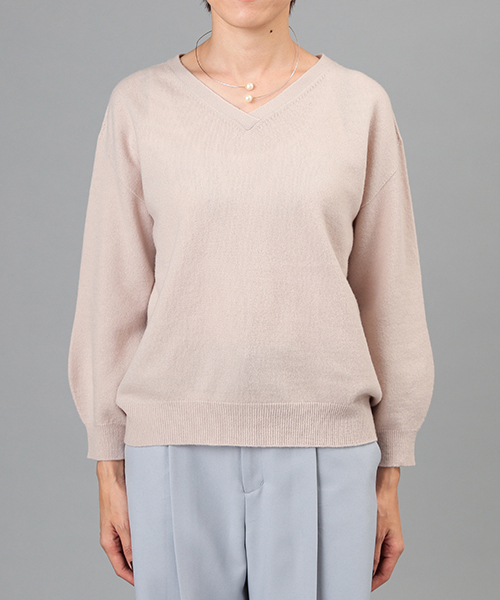 RIVE DROITE（リヴドロワ）の「W100ボリュームスリーブプルオーバー（ニット/セーター・レディース・ライトグリーン/ネイビー/ピンクベージュ・FREE）」の4枚目の写真