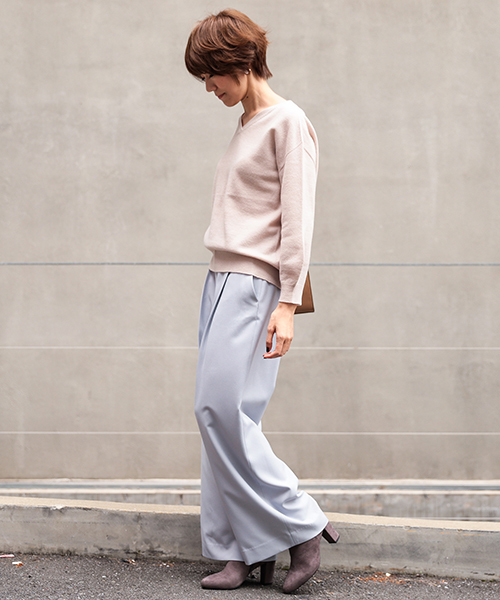 RIVE DROITE（リヴドロワ）の「W100ボリュームスリーブプルオーバー（ニット/セーター・レディース・ライトグリーン/ネイビー/ピンクベージュ・FREE）」の9枚目の写真