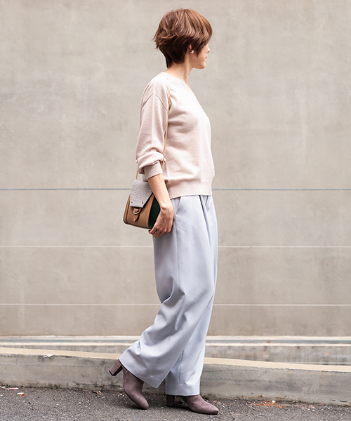 RIVE DROITE（リヴドロワ）の「W100ボリュームスリーブプルオーバー（ニット/セーター・レディース・ライトグリーン/ネイビー/ピンクベージュ・FREE）」の10枚目の写真