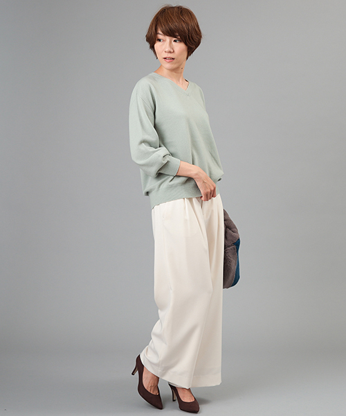 RIVE DROITE（リヴドロワ）の「W100ボリュームスリーブプルオーバー（ニット/セーター・レディース・ライトグリーン/ネイビー/ピンクベージュ・FREE）」の12枚目の写真