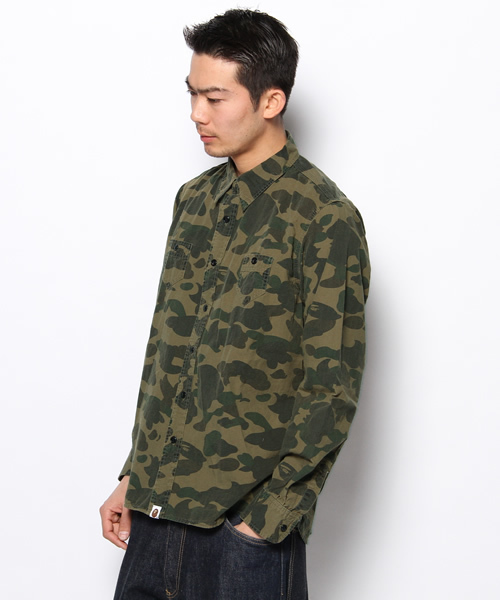 A BATHING APE(アベイシングエイプ)の「1ST CAMO CHAMBRAY SHIRT(シャツ/ブラウス・メンズ・グリーン/イエロー・SMALL/MEDIUM/LARGE/X-LARGE/XX-LARGE)」の4枚目の写真