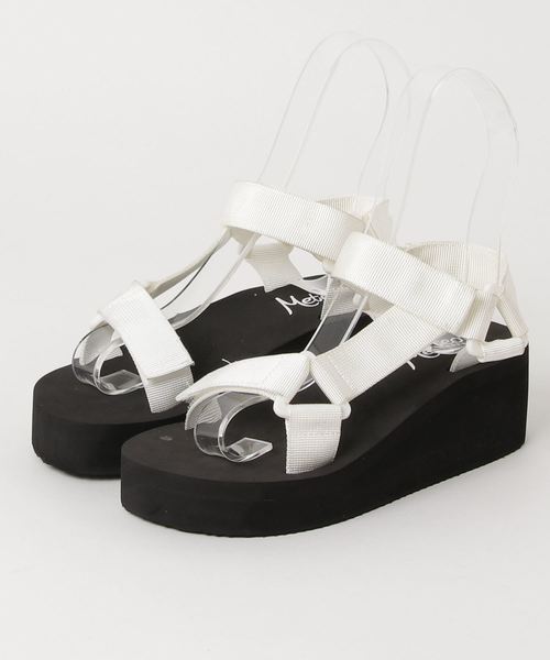 meJane(ミージェーン)の「厚底スポーツサンダル(サンダル・レディース・ホワイト/ブラック/グレー/ホワイト×ブラック・22.5/23-23.5cm/24-24.5cm/S/M/L)」の3枚目の写真