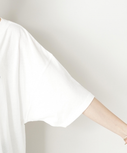 LOWRYS FARM(ローリーズファーム)の「カレッジBIGロゴTシャツ 802182(Tシャツ/カットソー・レディース・グレー/イエロー/ホワイト×レッド/ホワイト×ネイビー・FREE)」の12枚目の写真