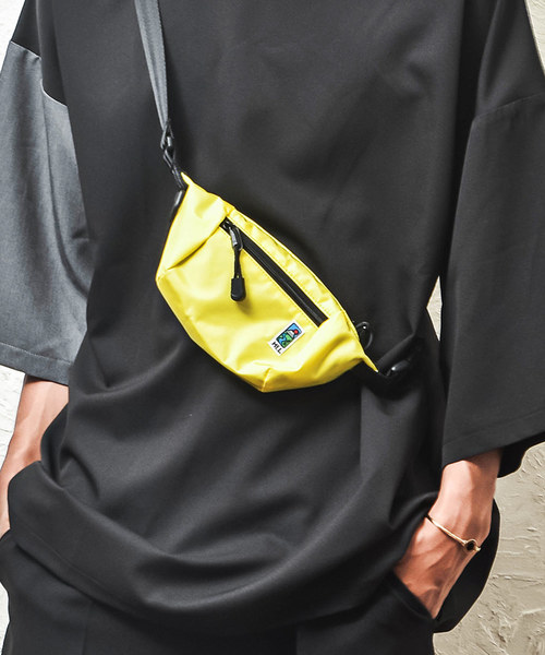 MEI（メイ）の「【MEI】ミニマムウエストバック（ボディバッグ/ウエストポーチ・メンズ・ブラック/パープル/ネイビー/オリーブ/イエロー/グリーン/レッド・FREE）」の6枚目の写真