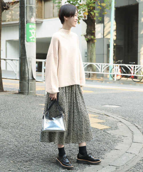 LOWRYS FARM(ローリーズファーム)の「5Gガータープルオーバー 817569(ニット/セーター・レディース・ブラック/カーキ/アイボリー/パープル・FREE)」の20枚目の写真