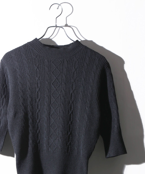 WEGO(ウィゴー)の「WEGO VINTAGE/ケーブル5分袖スリーブニット(ニット/セーター・レディース・ブラック/ダークグリーン/ピンク/アイボリー/キャメル・FREE)」の3枚目の写真