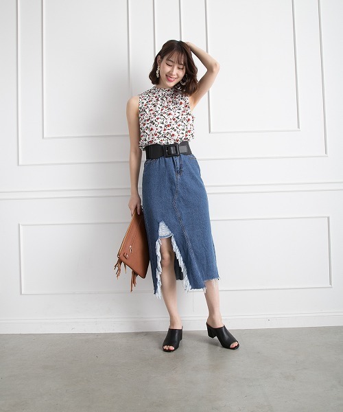 Libby&Rose（リビーアンドローズ）の「花柄スタンドノースリーブ 