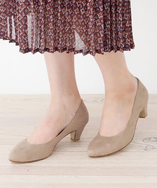 grove(グローブ)の「【22.0-25.0まで/日本製】やわここち(R)パンプス(5.5cm)(パンプス・レディース・ブラック/ライトベージュ/ブラック系1/モスグリーン/ベージュ系その他6/ベージュ系その他7/キャメル/ピンク系その他/ブラック系3/ブラック系7/ベージュ系7/ベージュ系8・50/40/35/45/30/25/20)」の18枚目の写真