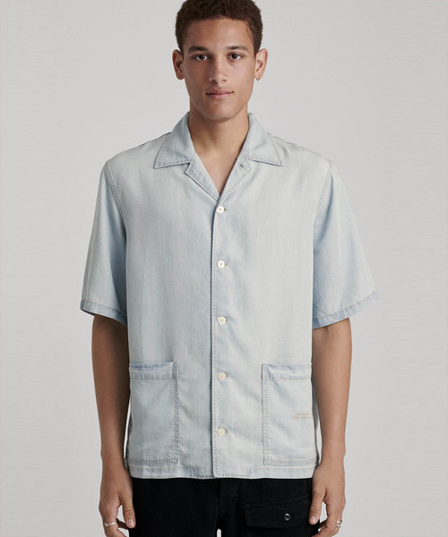 Saturdays NYC（サタデーズ ニューヨークシティ ）の「Howard Denim Short Sleeve Shirt（シャツ/ブラウス・メンズ・ブラック系その他/ブルー系その他/ブルー系その他2・X-SMALL/S/M/L）」の3枚目の写真