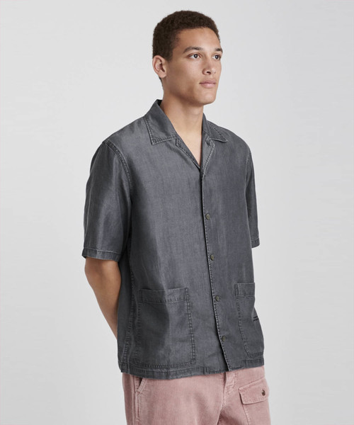 Saturdays NYC（サタデーズ ニューヨークシティ ）の「Howard Denim Short Sleeve Shirt（シャツ/ブラウス・メンズ・ブラック系その他/ブルー系その他/ブルー系その他2・X-SMALL/S/M/L）」の4枚目の写真