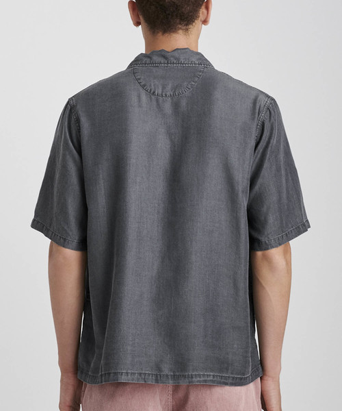 Saturdays NYC（サタデーズ ニューヨークシティ ）の「Howard Denim Short Sleeve Shirt（シャツ/ブラウス・メンズ・ブラック系その他/ブルー系その他/ブルー系その他2・X-SMALL/S/M/L）」の6枚目の写真