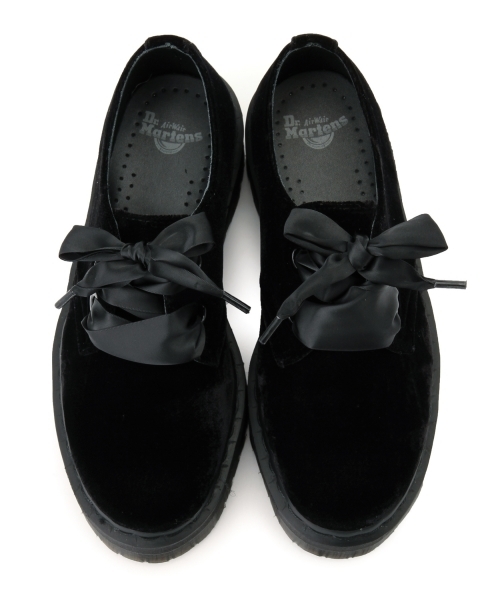 Ray BEAMS（レイビームス）の「Dr.Martens /  ベルベット プラットフォーム 2EYE シューズ（その他シューズ・レディース・ブラック・4/5/6）」の17枚目の写真