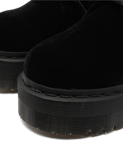 Ray BEAMS（レイビームス）の「Dr.Martens /  ベルベット プラットフォーム 2EYE シューズ（その他シューズ・レディース・ブラック・4/5/6）」の3枚目の写真