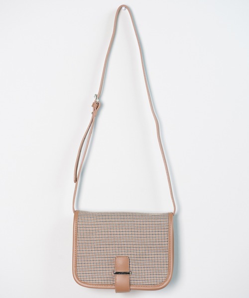 shopnikoniko(ショップニコニコ)の「チェック柄ショルダーバッグ(ショルダーバッグ・レディース・ブラック/ベージュ/ブラウン・フリー)」の4枚目の写真