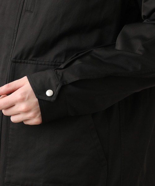 JUNRED(ジュンレッド)の「高密度サテン ハイネックマウンテンパーカー(ブルゾン・メンズ・ブラック/ベージュ/カーキ・S/M/L)」の18枚目の写真