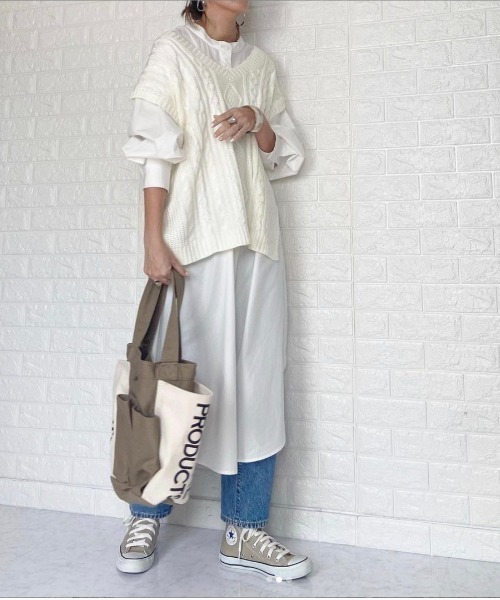 Mysa&Liina（ミーサリーナ）の「ケーブルニットベスト（ベスト・レディース・ベージュ/オフホワイト/モカ/ホワイト/ブラック/ブラウン/グリーン/ピンク/ブルー/サックスブルー・FREE/M）」の14枚目の写真