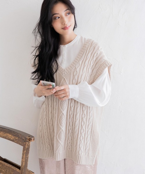 Mysa&Liina（ミーサリーナ）の「ケーブルニットベスト（ベスト・レディース・ベージュ/オフホワイト/モカ/ホワイト/ブラック/ブラウン/グリーン/ピンク/ブルー/サックスブルー・FREE/M）」の18枚目の写真