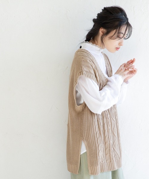 Mysa&Liina（ミーサリーナ）の「ケーブルニットベスト（ベスト・レディース・ベージュ/オフホワイト/モカ/ホワイト/ブラック/ブラウン/グリーン/ピンク/ブルー/サックスブルー・FREE/M）」の22枚目の写真