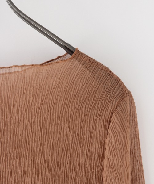 LOWRYS FARM（ローリーズファーム）の「シアープリーツプルオーバー　877404（Tシャツ/カットソー・レディース・ブラック/ブラウン/アイボリー・FREE）」の5枚目の写真