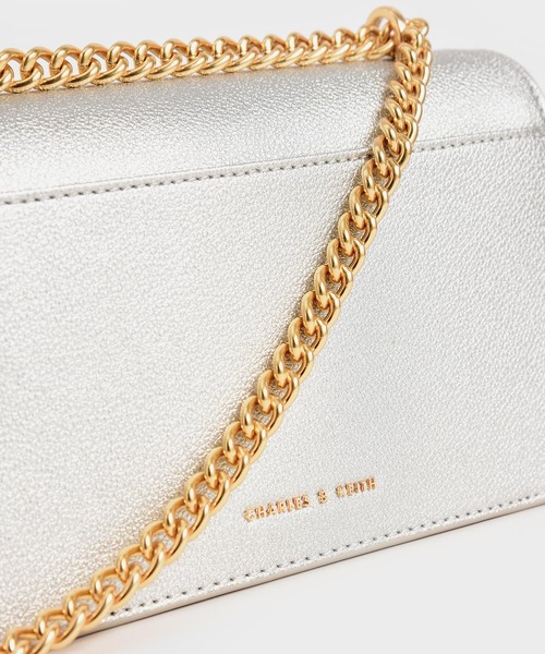 CHARLES & KEITH（チャールズ & キース）の「テクスチャードストーンエンベリッシュドバックルショルダーバッグ / Textured Stone Embellished-Buckle Shoulder Bag（ショルダーバッグ・レディース・ブラック/シルバー/レッド系その他/ブルー系その他3・S）」の14枚目の写真