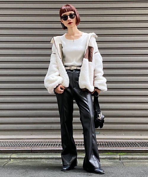 PAGEBOY（ページボーイ）の「ボアリバーシブルフードブルゾン(ボアジャケット)（ブルゾン・レディース・ホワイト系その他/ブラウン系その他/グレイッシュベージュ・FREE）」の6枚目の写真