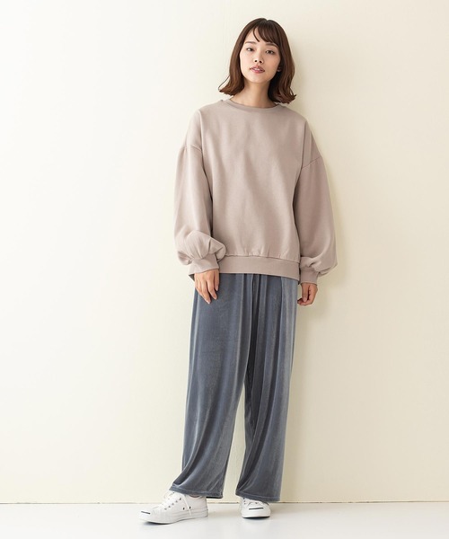 INNOCENT BLUE(イノセントブルー)の「【innocent blue/イノセントブルー】袖ボリュームスウェット/トレーナー ゆったりシルエット/ビッグシルエット ボリュームスリーブ(スウェット・レディース・アイボリー/ブラック/ミント/パープル/ライトベージュ/ブルー/ライトブラウン/カーキ・MEDIUM)」の19枚目の写真