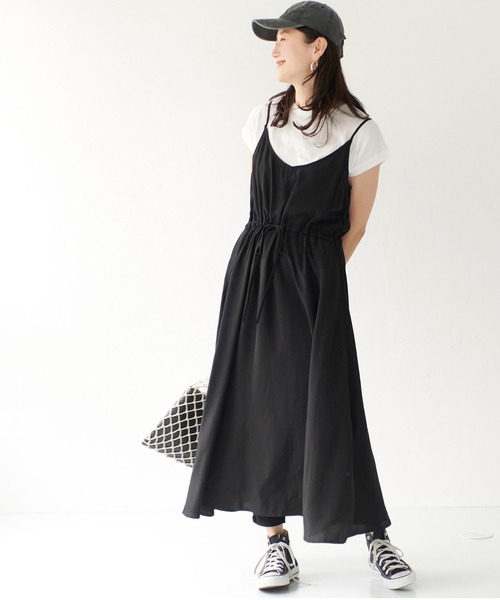 coca(coca)(コカ)の「サテンキャミソールワンピース(ワンピース・レディース・ブラック/ダークベージュ・ONE SIZE)」の1枚目の写真
