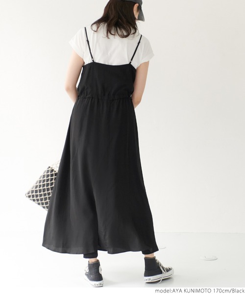 coca(coca)(コカ)の「サテンキャミソールワンピース(ワンピース・レディース・ブラック/ダークベージュ・ONE SIZE)」の5枚目の写真