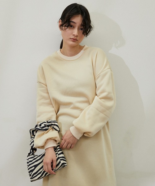 ECRIRE(エクリール)の「ヘム切り替えロングワンピ(ワンピース・レディース・チャコールグレー/ブラック/ベージュ・フリー)」の17枚目の写真