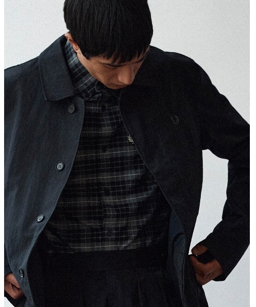 FRED PERRY BUTTON THROUGH MAC コート ブラック Fred Perry Men's Button Through Mac in Black Fred Perry