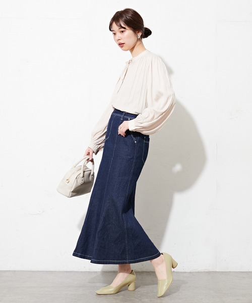 natural couture(ナチュラルクチュール)の「マット釦とろみサテンブラウス(シャツ/ブラウス・レディース・サックスブルー/アイボリー/ミント/その他1/その他2/ピンクベージュ・FREE)」の12枚目の写真