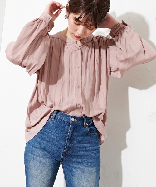 natural couture(ナチュラルクチュール)の「マット釦とろみサテンブラウス(シャツ/ブラウス・レディース・サックスブルー/アイボリー/ミント/その他1/その他2/ピンクベージュ・FREE)」の17枚目の写真