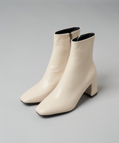 CIAOPANIC(チャオパニック)の「スクエアトゥスリムショートブーツ(ブーツ・レディース・ライトベージュ/ブラック・38/37/36)」の2枚目の写真