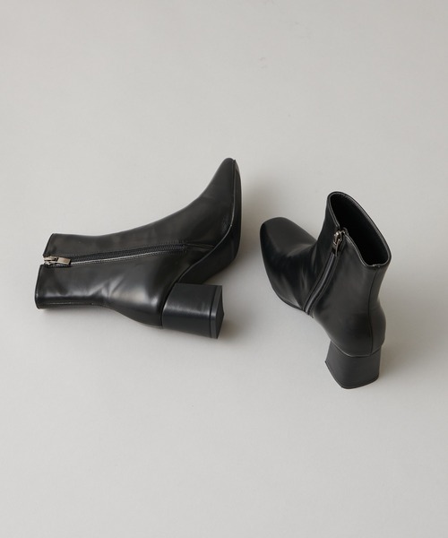 CIAOPANIC(チャオパニック)の「スクエアトゥスリムショートブーツ(ブーツ・レディース・ライトベージュ/ブラック・38/37/36)」の9枚目の写真